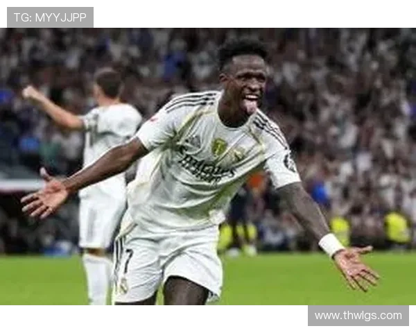 皇马上诉卢宁红牌：为护维尼修斯冲替补席，唯一重罚引争议